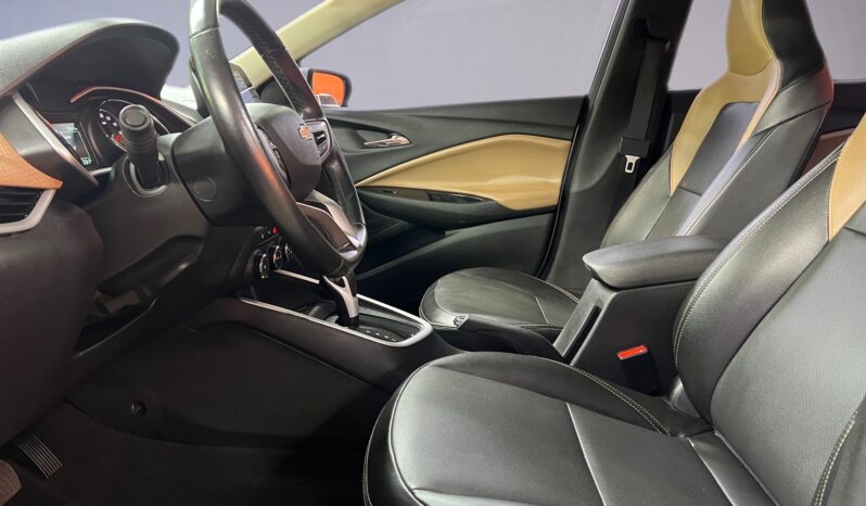 Onix Plus Premier II 2023 cheio