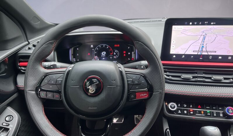 Fastback Abarth 2025 cheio