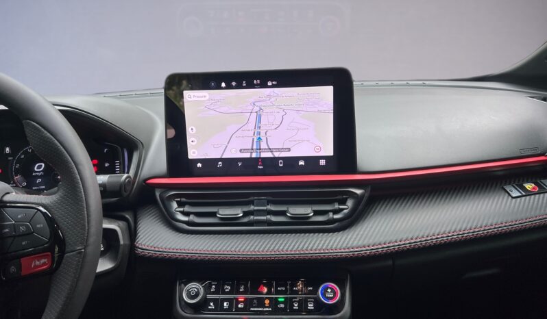 Fastback Abarth 2025 cheio