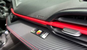 Fastback Abarth 2025 cheio